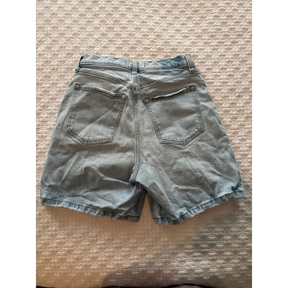 Abercrombie & Fitch Curve Love Light Wash Denim High Rise the 7” Dad Shorts - Picture 4 of 4